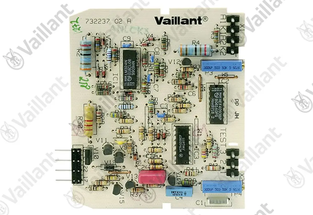 Leiterplatte mit verschiedenen elektronischen Komponenten und Widerständen, hergestellt von Vaillant, möglicherweise für einen Abgassensor.